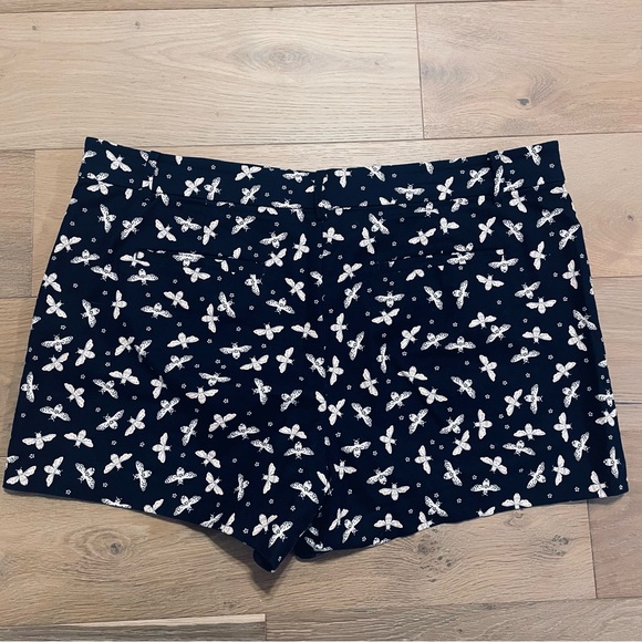 LOFT Riviera Bee Shorts - Picture 5 of 9